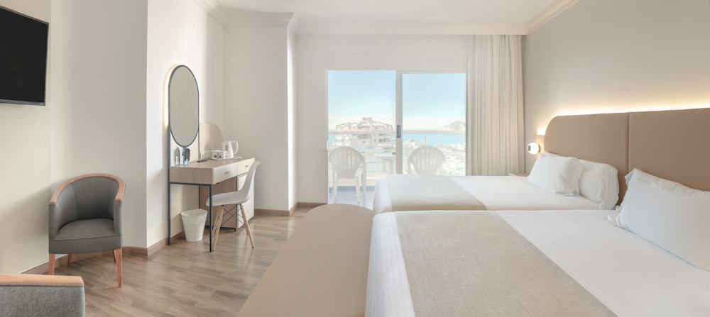 Deluxe Room, Terrace, Sea View (2 Adults and 1 Child) - Photo 2