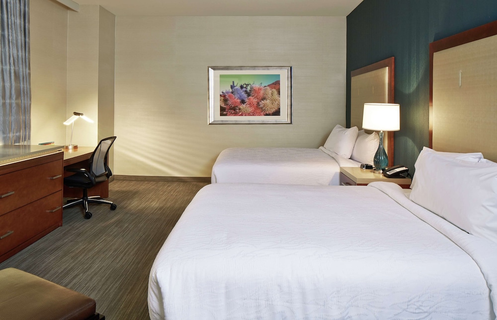 Room, 2 Queen Beds, Accessible, Bathtub photo 2