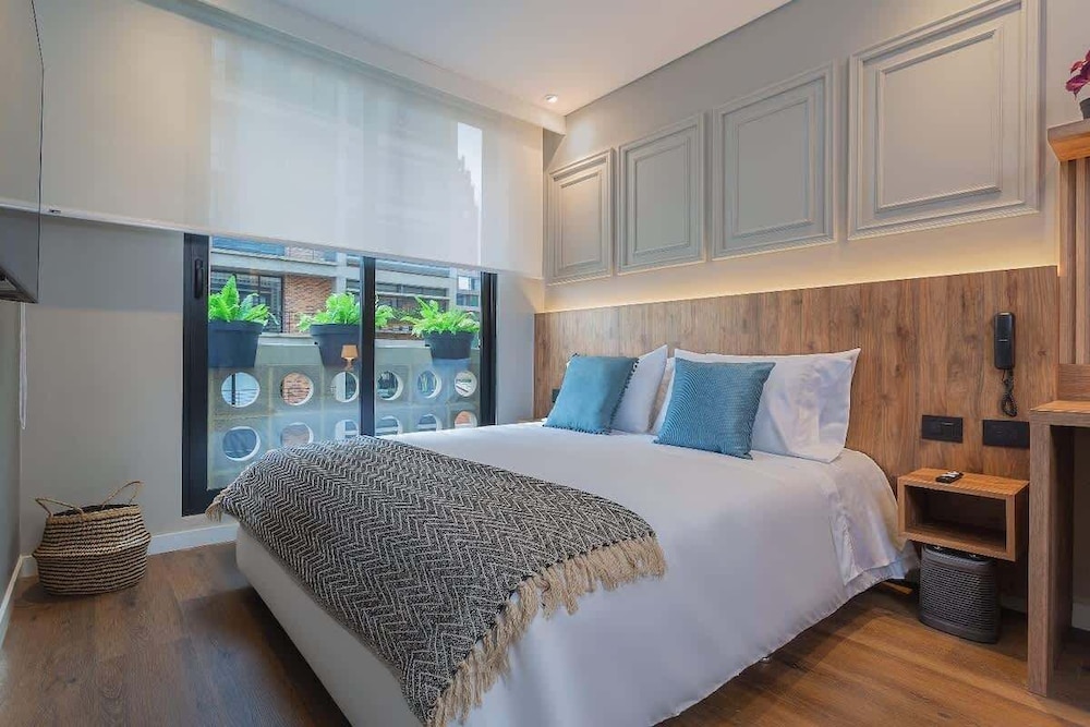 Apartment, 1 Queen Bed, Balcony, City View (UNIVERSAL 307)