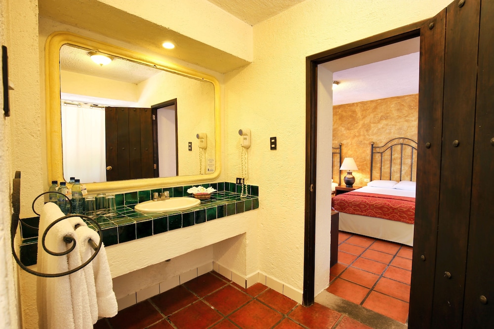 Double Room - Photo 7