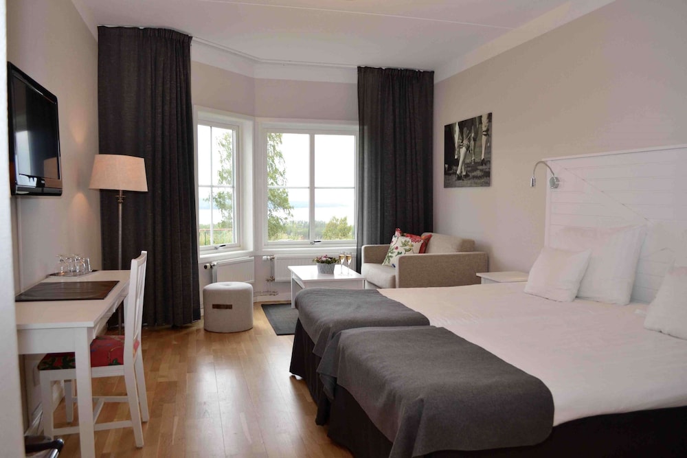 Deluxe Room, 2 Twin Beds, Non Smoking, Sea View (with Sofabed) - Photo 2