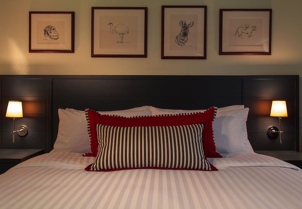 Deluxe Room, 1 King Bed - Photo 3