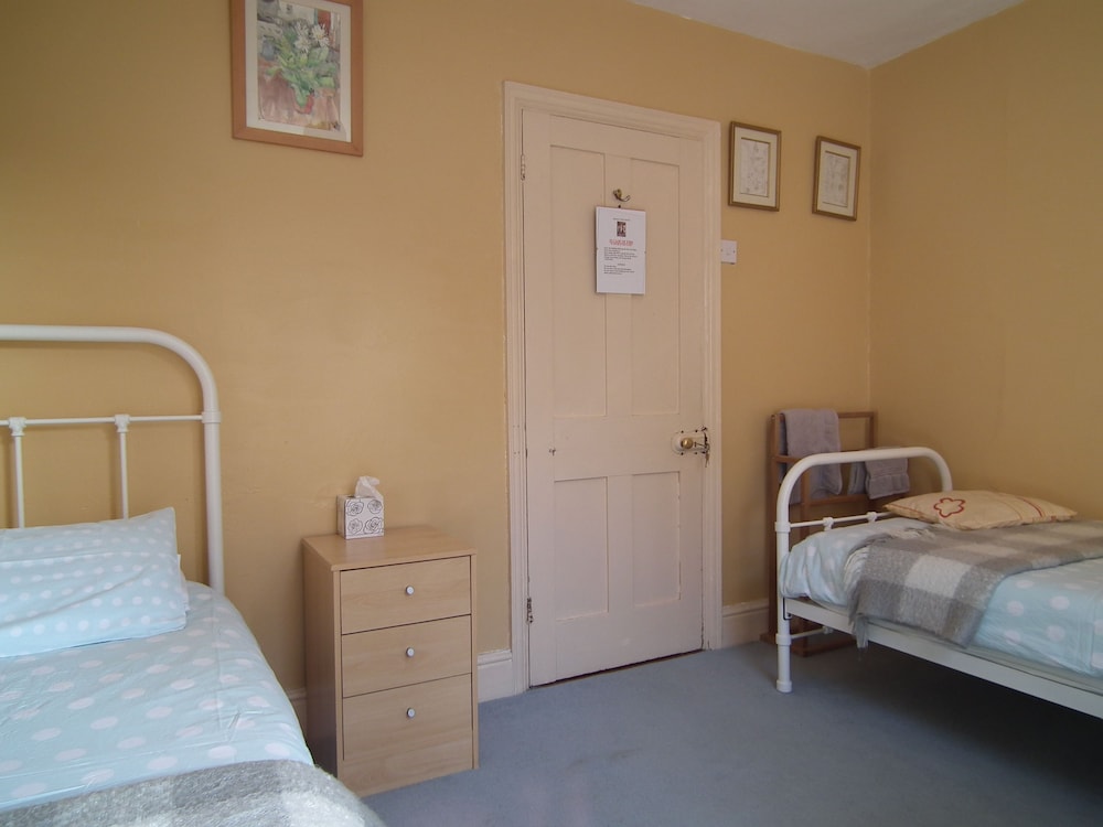 Twin Room, Shared Bathroom