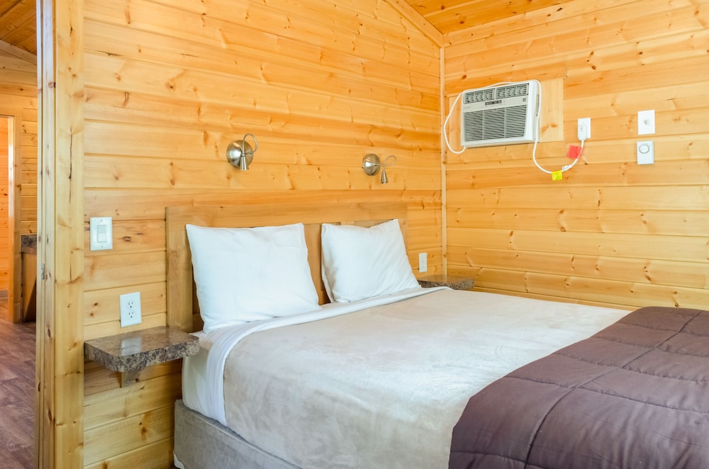 Cottage, 1 Bedroom, Non Smoking (Ramp, Linens Included) photo 1