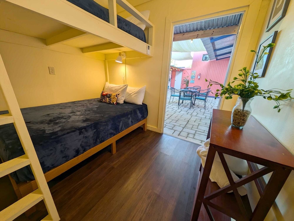 Basic Double Room photo 2