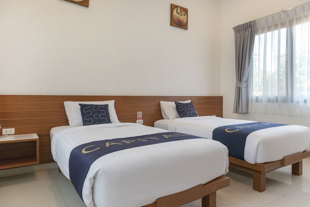 Deluxe Twin Room, Pool Access photo 2