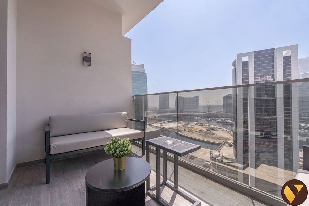 Family Apartment, Balcony, Canal View photo 2