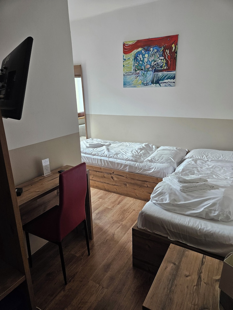 Economy Twin Room