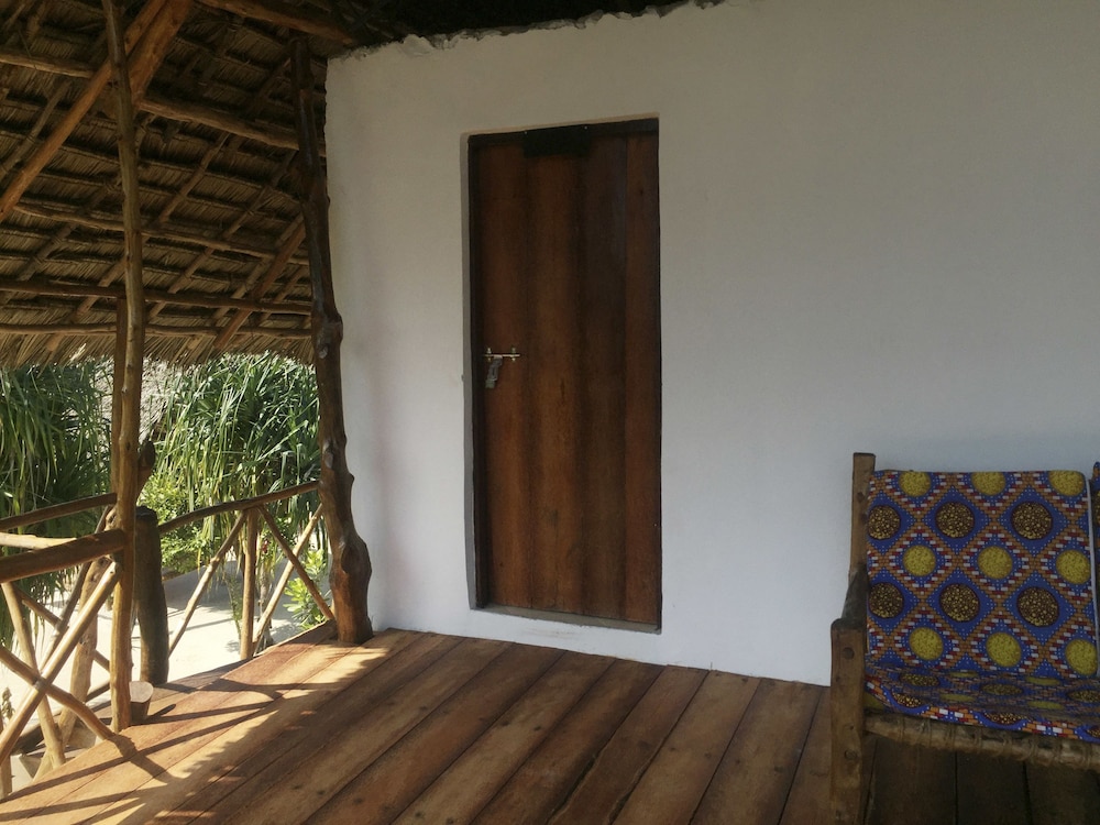Standard Bungalow, 1 Double Bed, Non Smoking, Garden View (4) photo 2