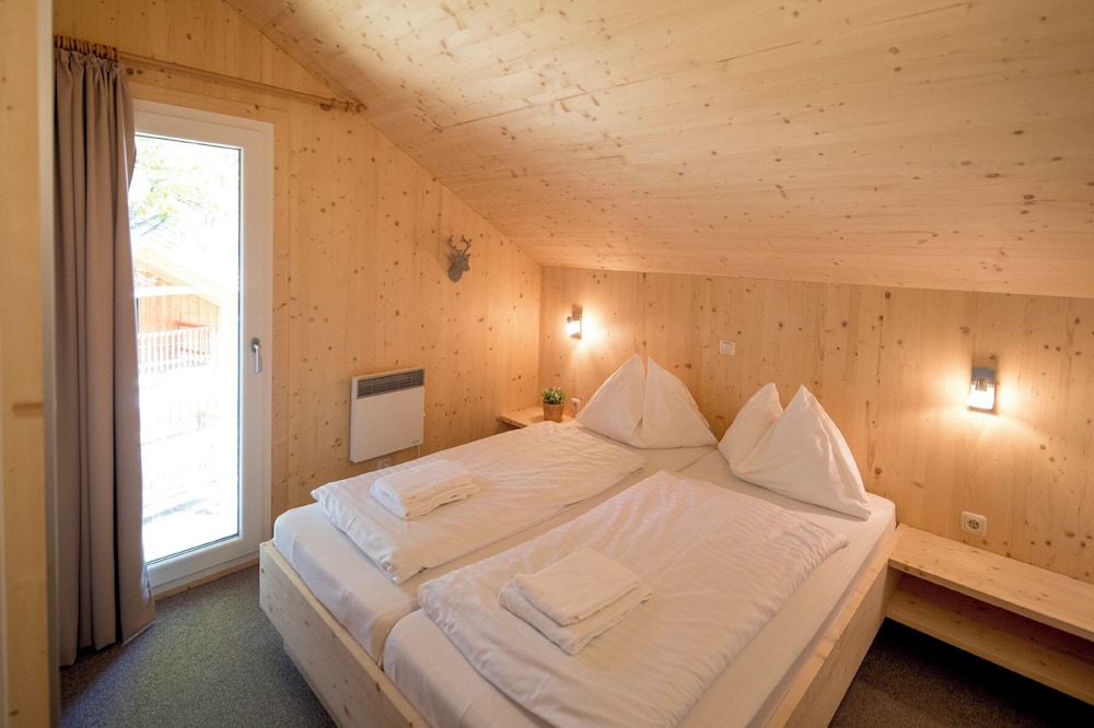 Habitación Doble, Edificio Anexo (2 Adultos + 1 Niño)