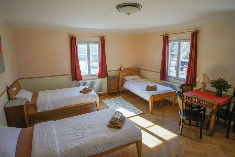 Basic Triple Room photo 3