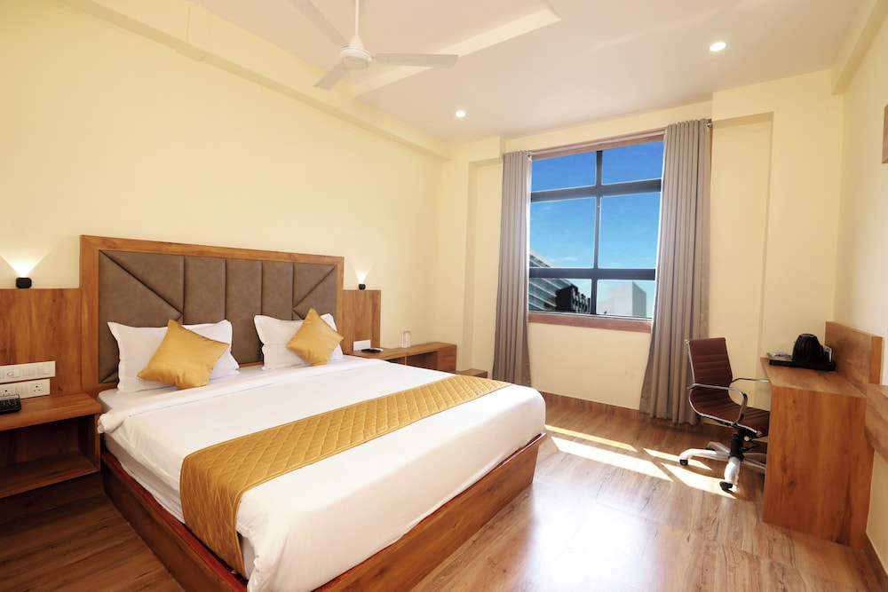 Deluxe Room, City View