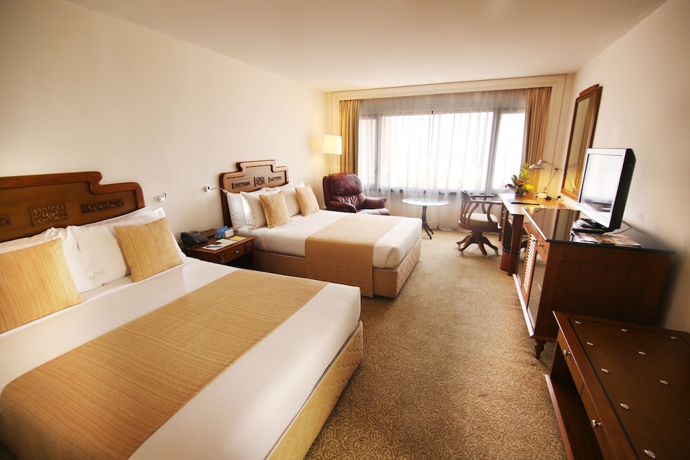Diplomatic suite photo 2