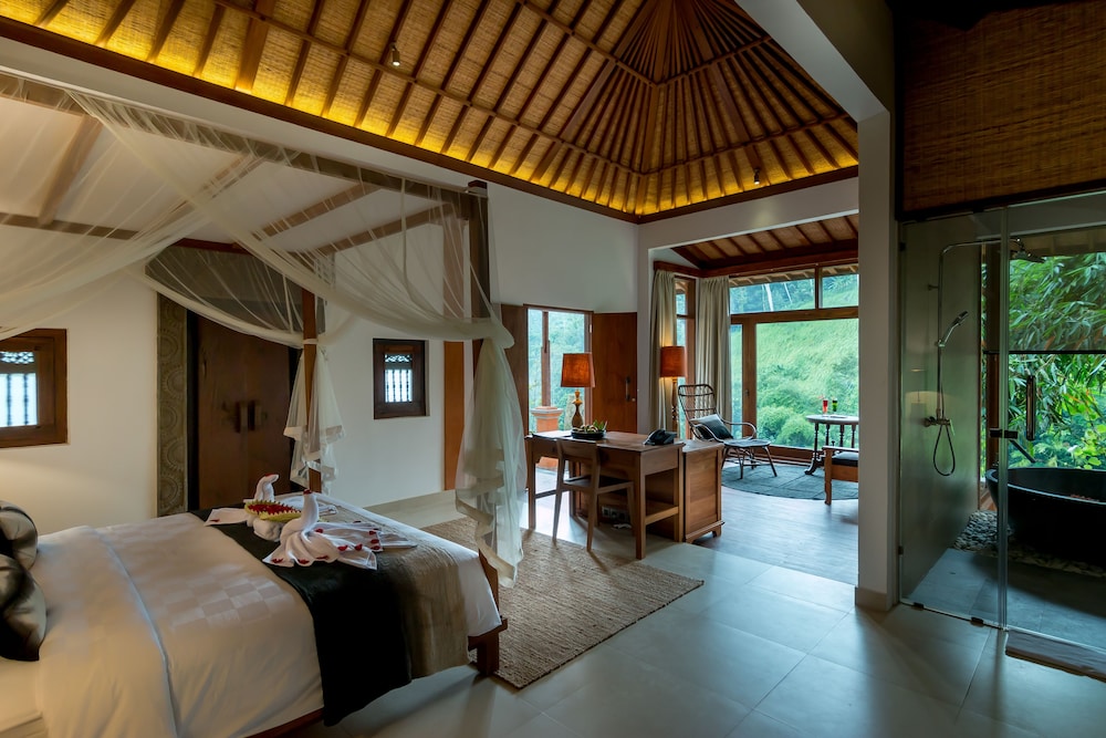 Honeymoon Suite