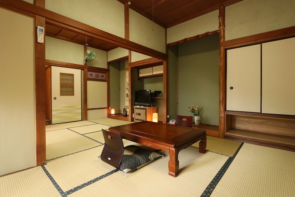 Japanese Style Room For 4 People photo 1