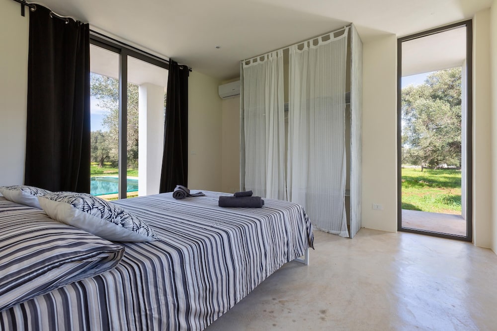 Villa photo 1
