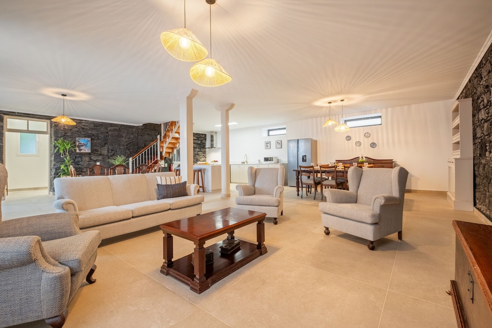 Villa photo 1