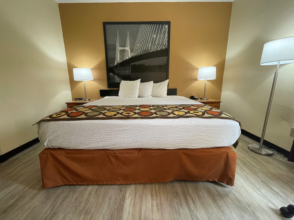 Suite, 1 Queen Bed, Non Smoking, Jetted Tub - Photo 3