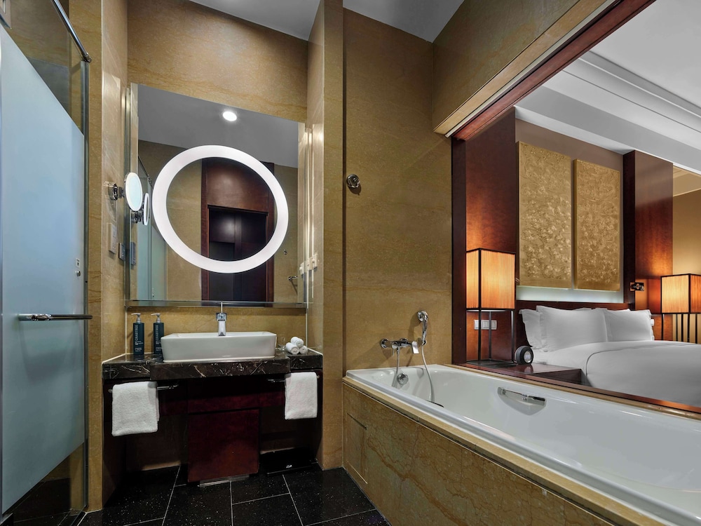 Executive Room, Twin Beds - Photo 2