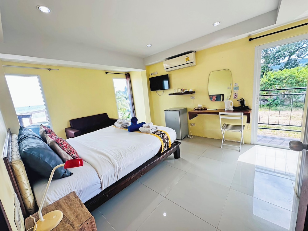 Superior Double Room, Sea View - Photo 3