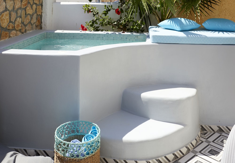 Premium Suite, Hot Tub (Outdoor) - Photo 3
