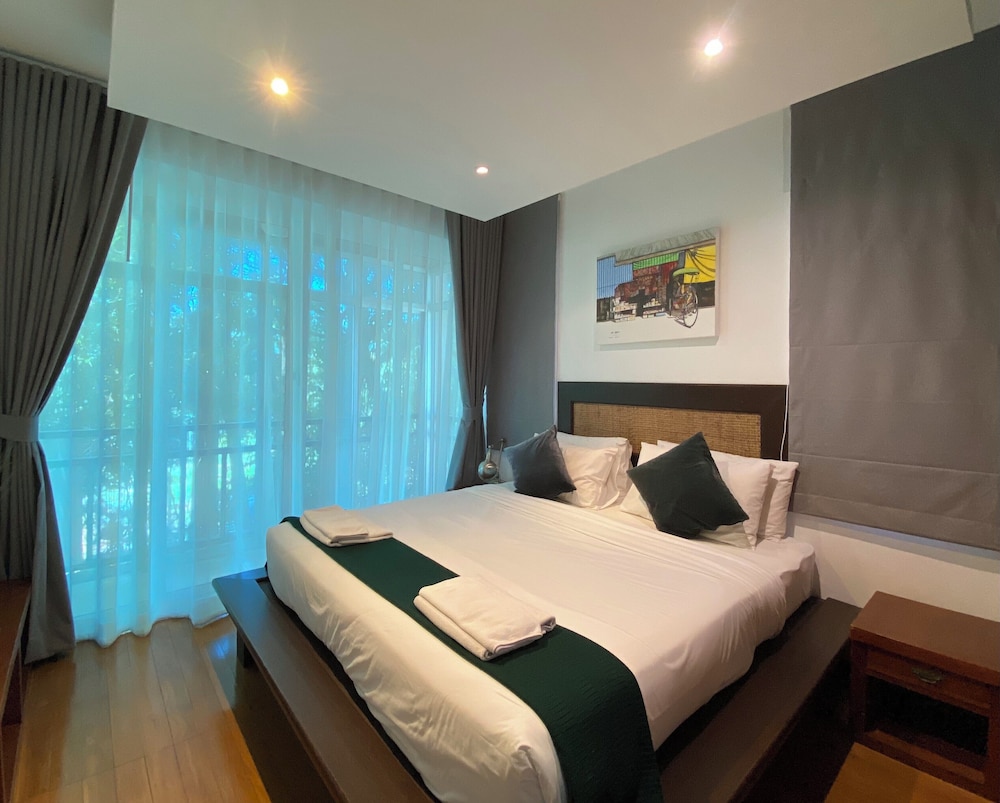 Four Bedroom Villa with Private Pool - Photo 6