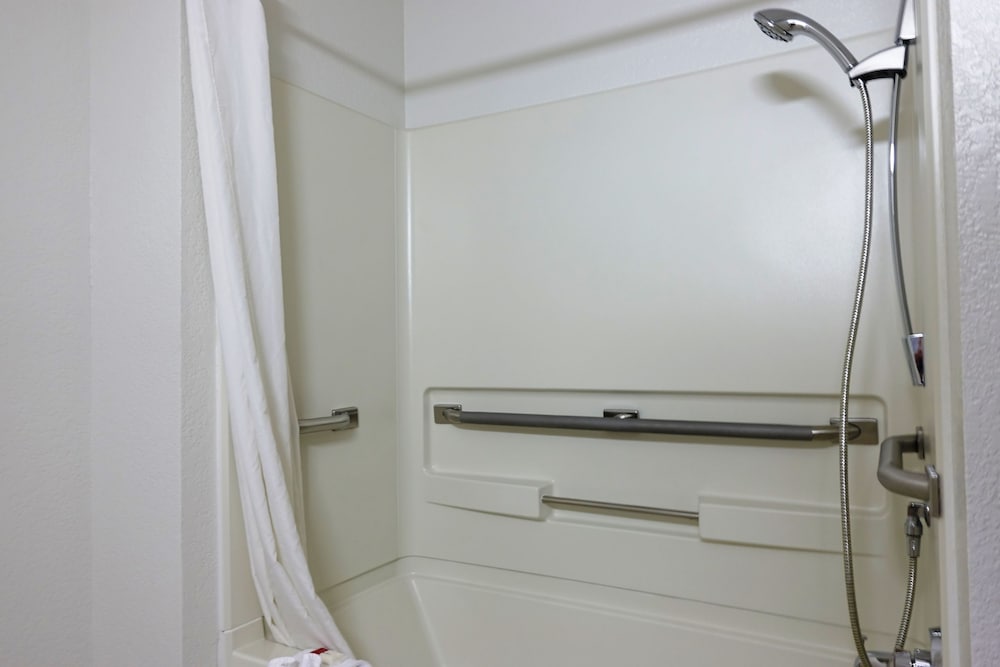 Standard Room, 1 King Bed, Accessible, Non Smoking - Photo 3