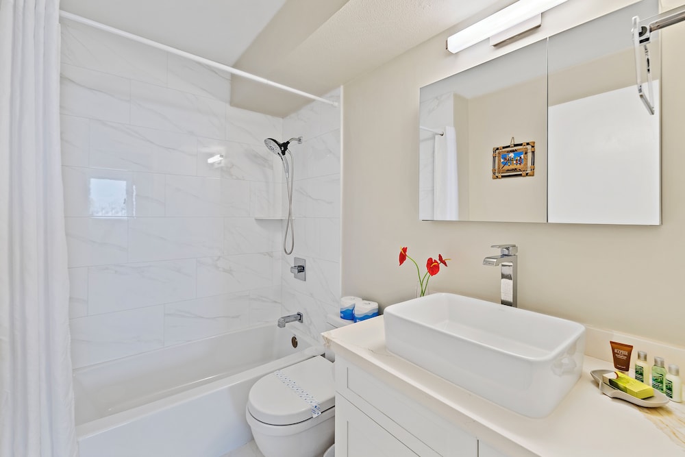 Ocean View 1BR at Ilikai Marina: Apartment, 1 Bedroom, Ocean View (Ilikai Marina (0124)) photo
