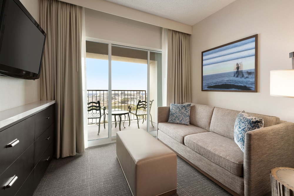 Premium Room, 1 King Bed, Accessible, View (Bathtub) photo 3
