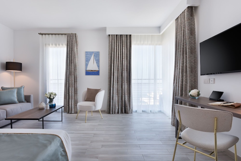Sunny's Suite with Sea View - Photo 1