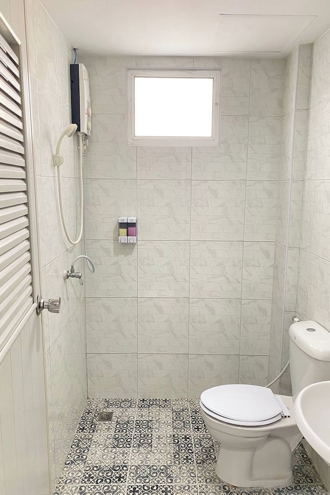 Standard Room with AirCon - Photo 13