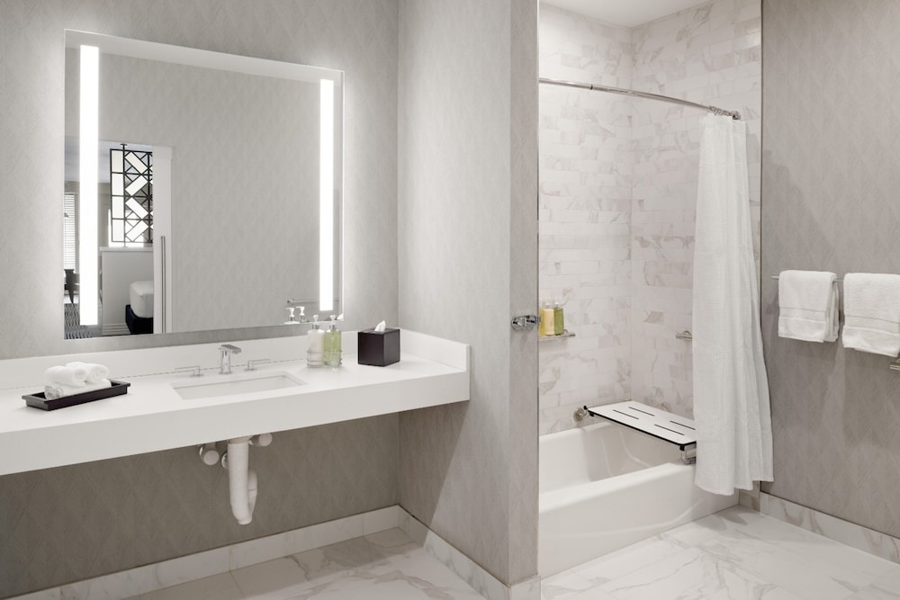 Premier Suite, 2 Double Beds, Balcony thumbnail 6