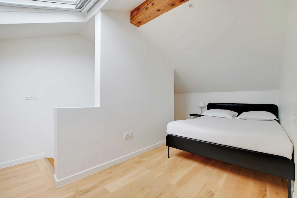 Apartment photo 2
