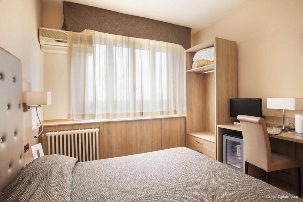 Standard Room - Photo 19