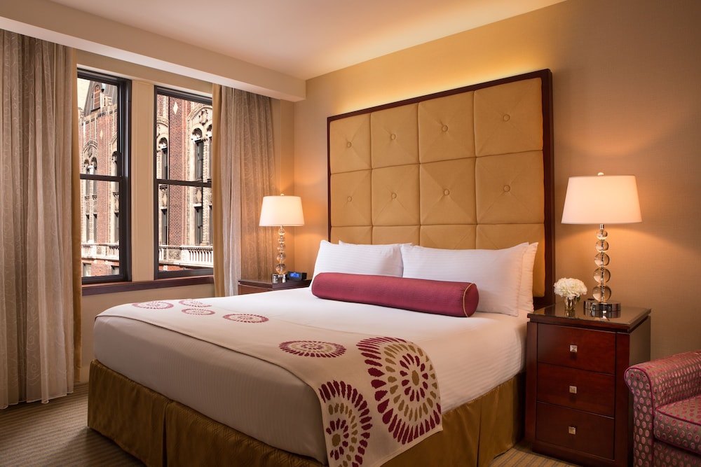 Superior Room, 1 King Bed, Corner (Plus) - Photo 1