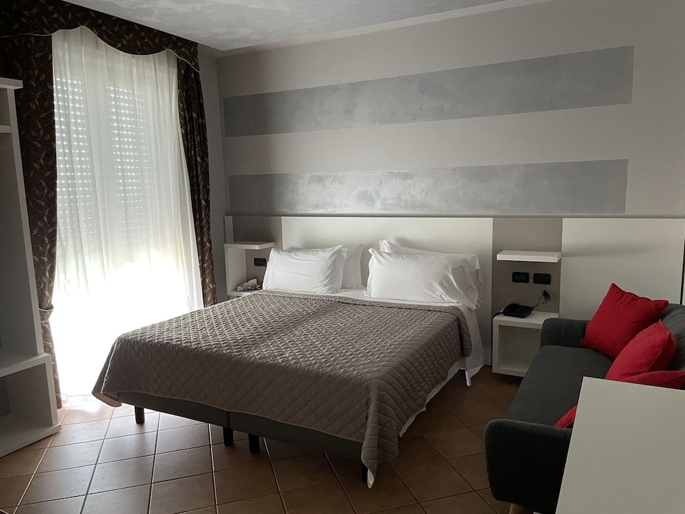 Comfort Double Room, Balcony, Lateral Lake View