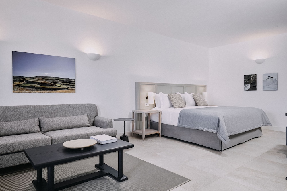 Suite, 1 Bedroom - Photo 7