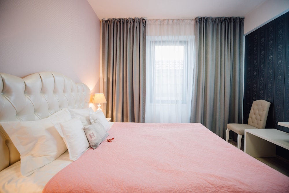 Deluxe Double Room Single Use photo 3