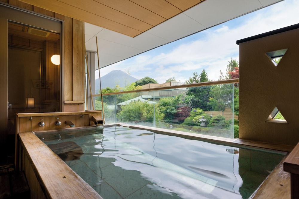 "Yubanashi" Yuraku Yamabiko-tei Japanese Style Room with Open-Air Bath Mount Fuji View - Non-Smoking photo 2