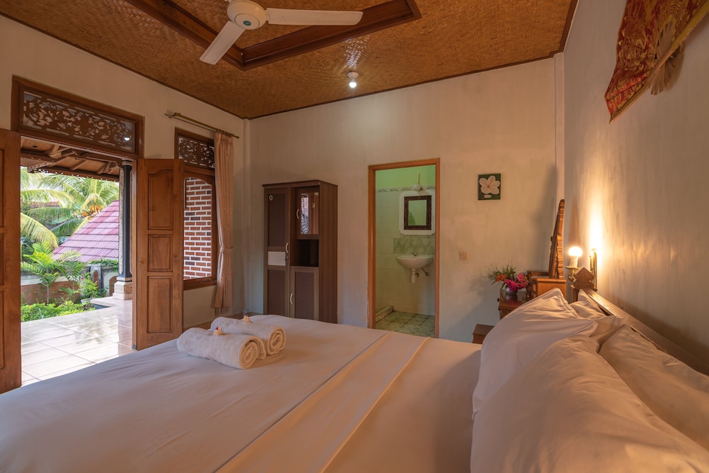 Standard Room, 1 King Bed photo 3
