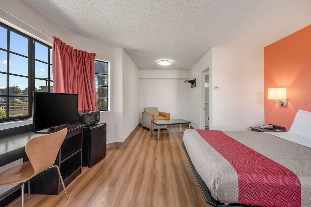 Deluxe Room, 2 Double Beds, Non Smoking, Refrigerator photo 3