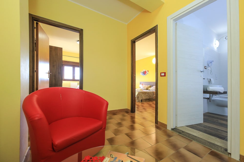 Family Suite, 2 Bedrooms, Private Bathroom, Mountain View photo 3