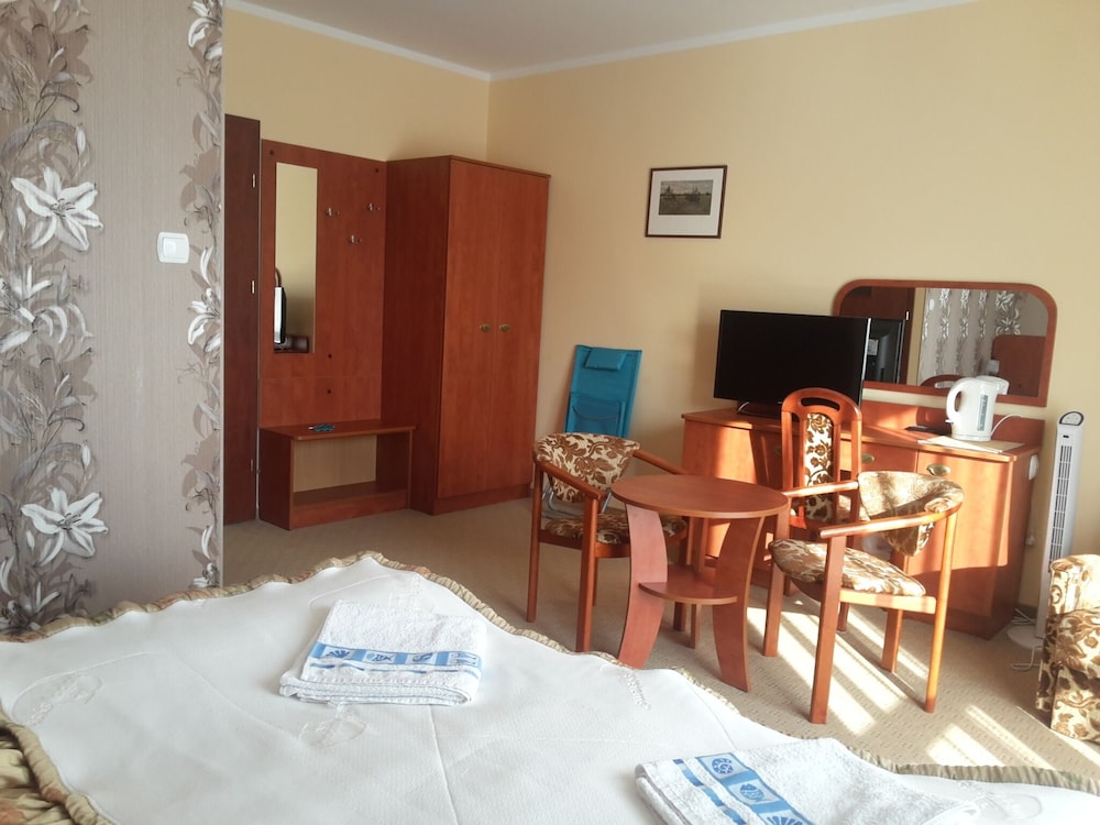 Executive Twin Room, Balcony, Partial Sea View photo 1