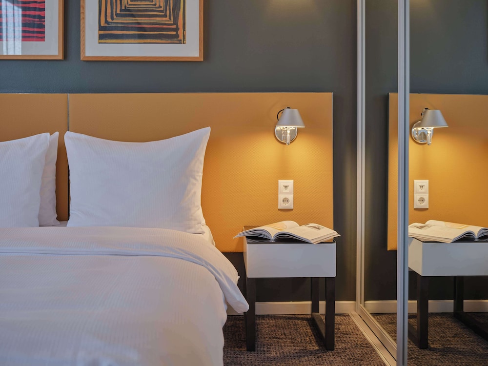 Premium Room, 1 Bedroom, Balcony thumbnail 6