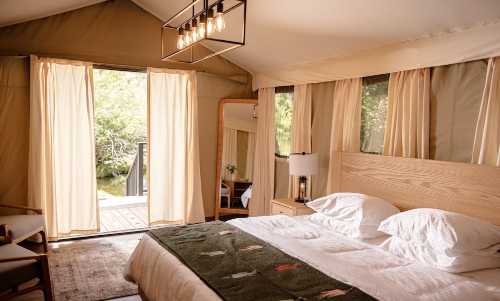 Luxury Glamping Tent (Sleeps 2) photo 3