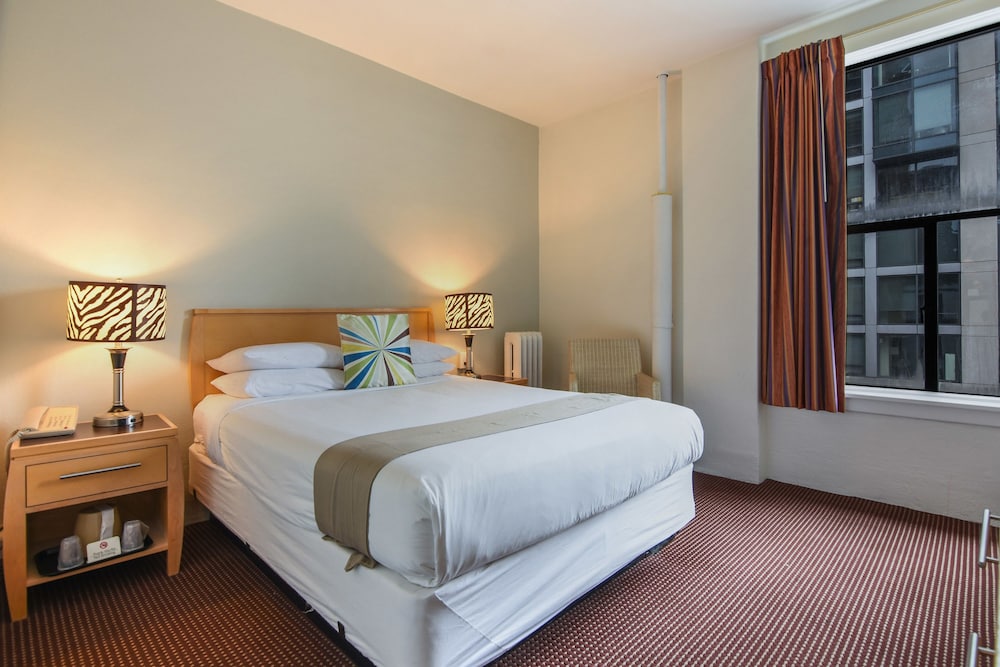 Standard Room, 1 Queen Bed, Private Bathroom, No Air Conditioning - Photo 6