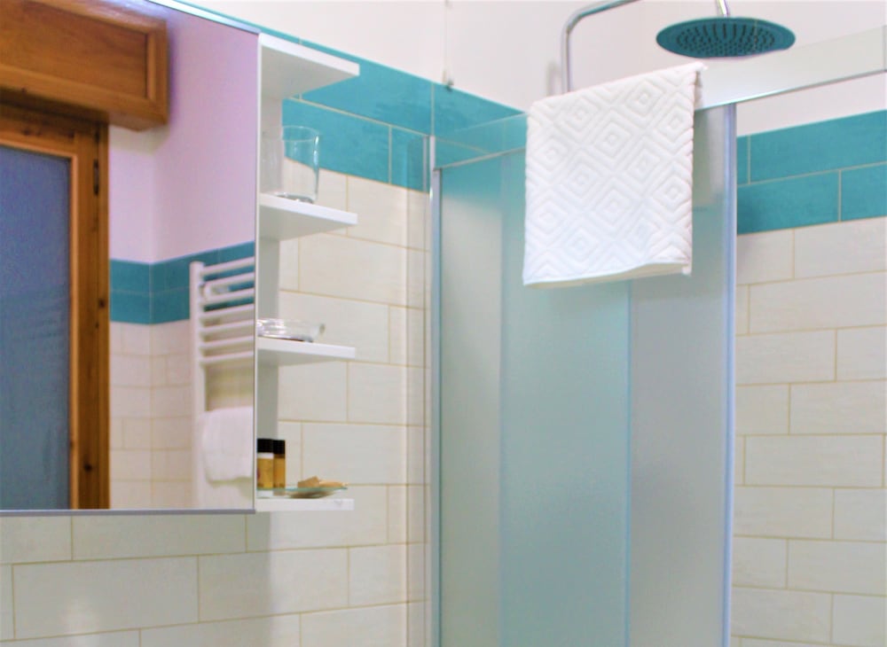 Deluxe Room, Private Bathroom photo 3