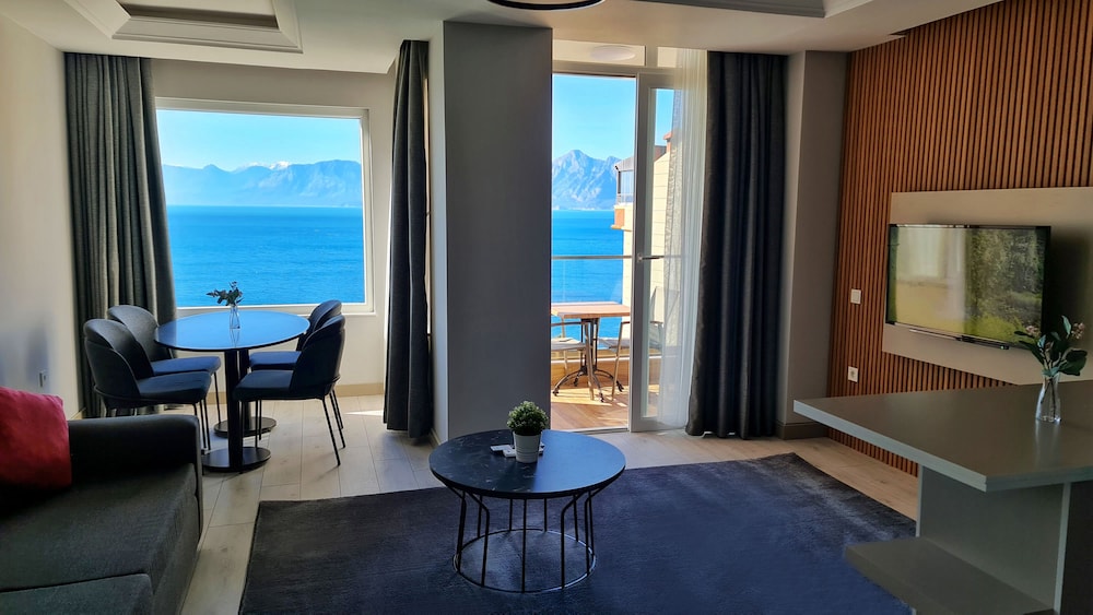 Family Suite, 2 Bedrooms, Sea View