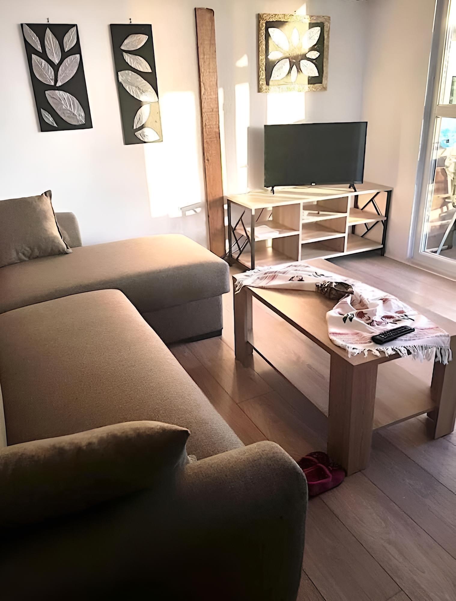Family Apartment photo 3