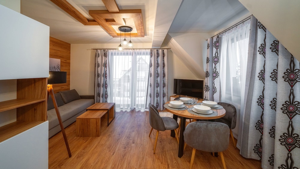 Apartment (C9)